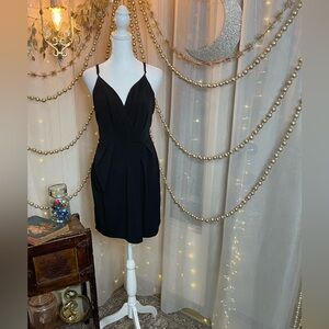 BCBGeneration Black Mini Sundress Spaghetti Strap V-Neck